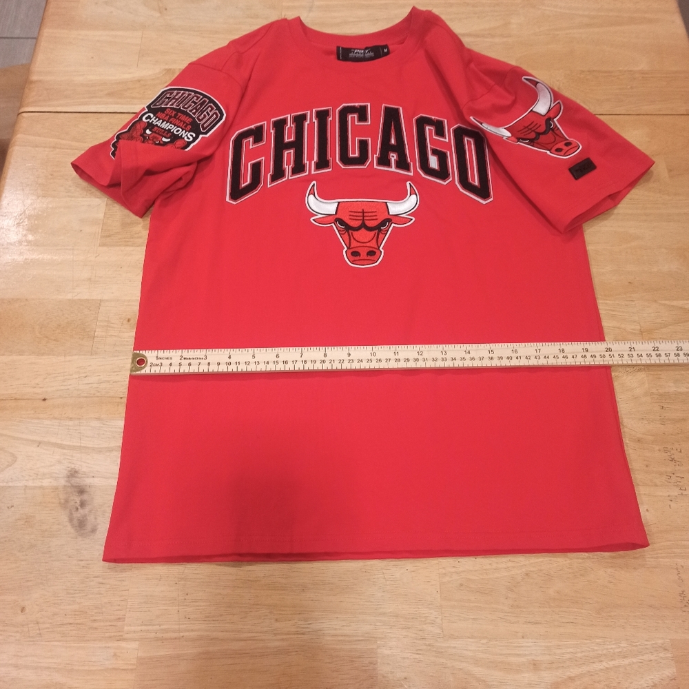 Pro Chicago bulls pullover short sleeve t-shirt. Size medium - Picture 12 of 13